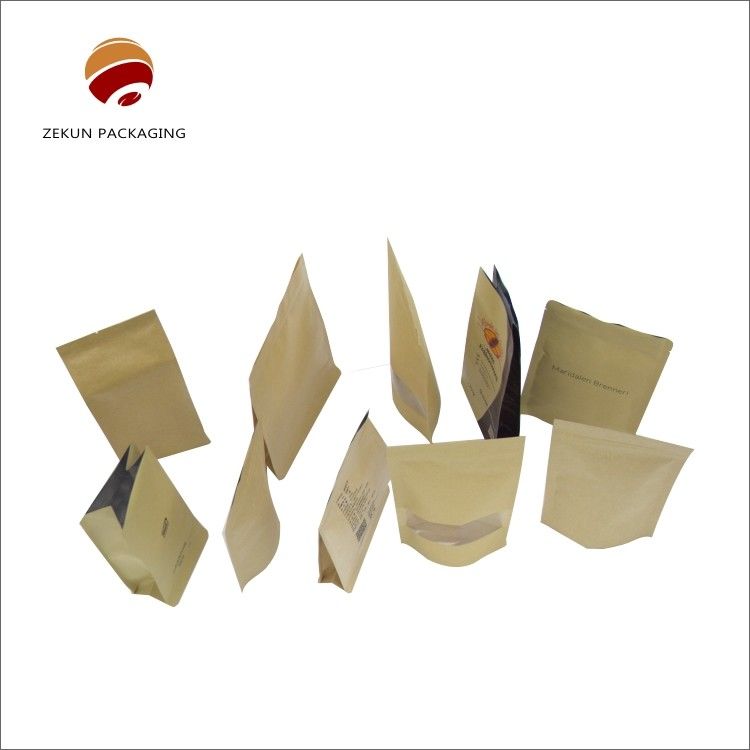 Sacs de papier kraft imprimés sur mesure avec finition brillante gravure imprimer différentes tailles / couleurs